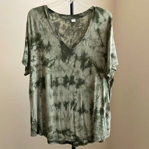 Old Navy V Neck - Green Tie-dye